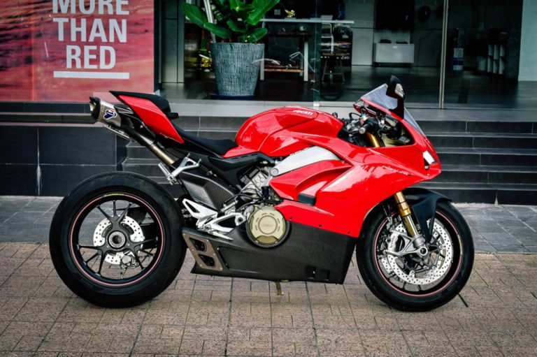 Ducati Panigale V4 S với dàn ống xả Termignoni 4USCITE fullsystem gần 200 triệu