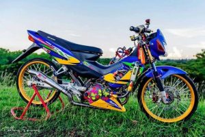 Sonic 125 độ kiểng siêu chất với dàn đồ chơi xe máy khủng của biker Thái Lan