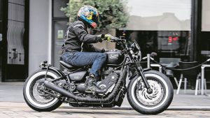 Cận cảnh với xế nổ Triumph Bobber Black độ chất chơi