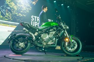 Giá xe Benelli 752S 2019 cùng đồ chơi hàng hiệu