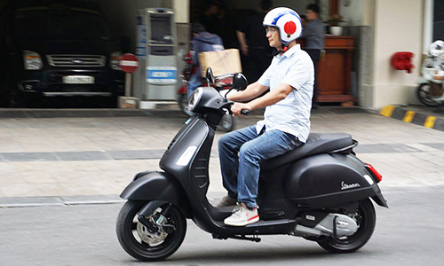 Vespa GTS Notte mới giá 115 triệu tại Việt Nam