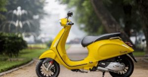 Cận cảnh Vespa Sprint vàng nhám đẹp lung linh vừa lên kệ
