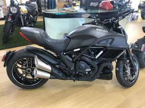 Siêu xe Ducati Diavel đời 2018 giảm sốc gần 200 triệu đồng