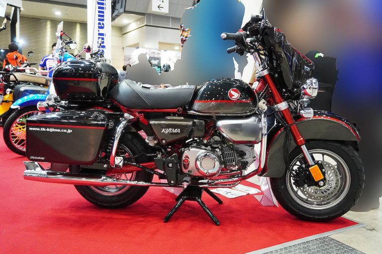 Điều gì xảy ra khi “salon bay” Harley-Davidson Ultra Glide thu nhỏ chỉ bằng Honda Monkey?