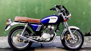Người Sài Gòn “chắp vá” phụ tùng để độ Honda LA250 dáng hoài cổ