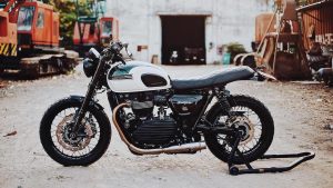 Người Sài Gòn “chi bạo” hơn trăm triệu độ mô tô hoài cổ Triumph Street Twin