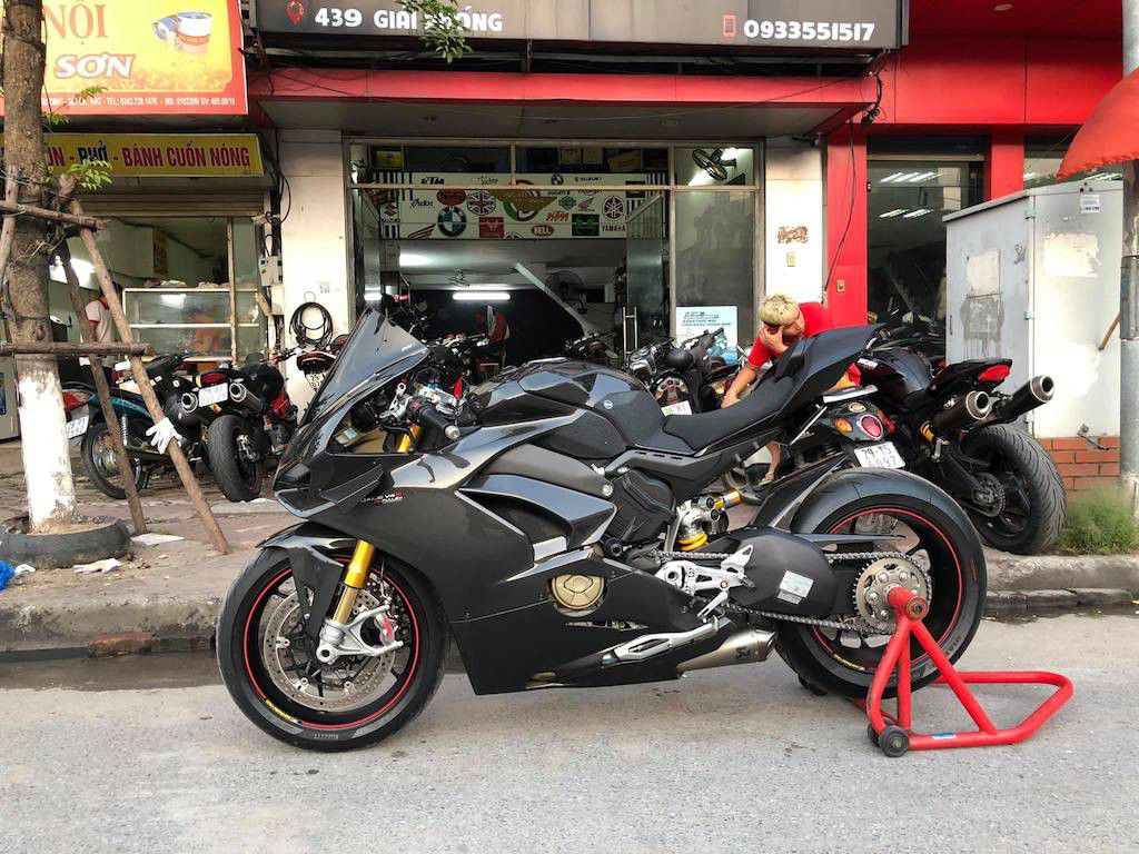 Biker Hà Nội chi hơn 400 triệu độ superbike Ducati Panigale V4 S ảnh 8