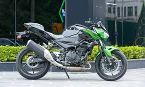 Review Kawasaki Z400: “Tiểu Z900” cho biker Việt