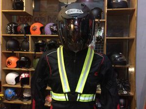 Áo phản quang đi đêm: Vệ sĩ thầm lặng của Biker