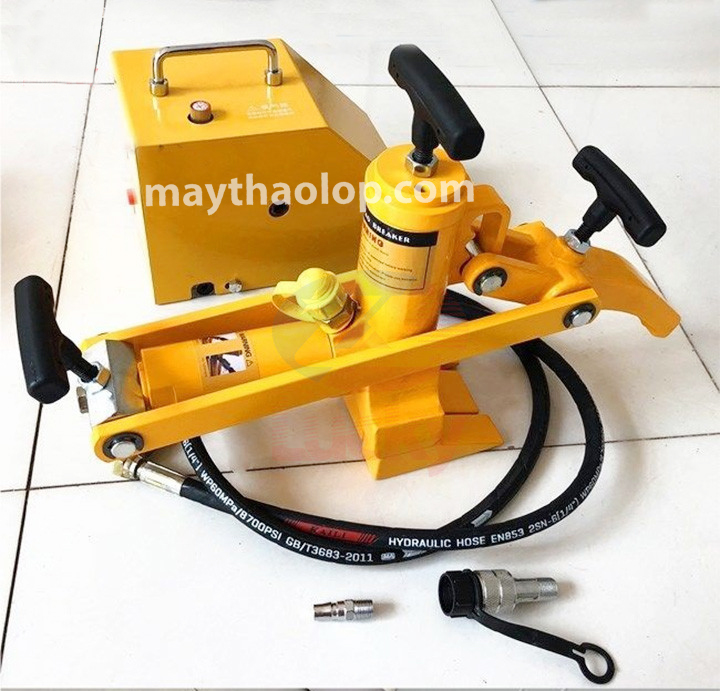 bơm lốp xe mô tô để ép mép lốp vào vành bơm lốp xe mô tô để ép mép lốp vào vành