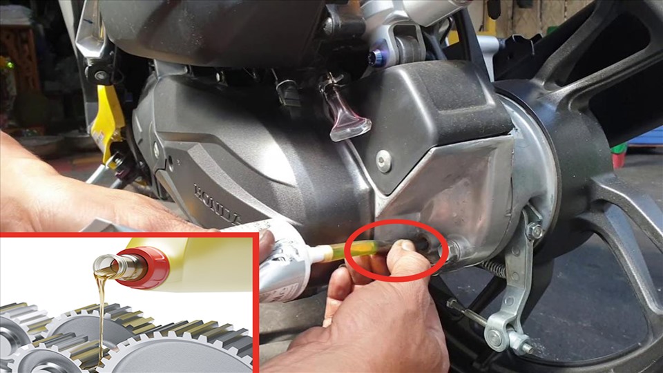 Tự kiểm tra nhớt hộp số tay ga và xe số đúng cách