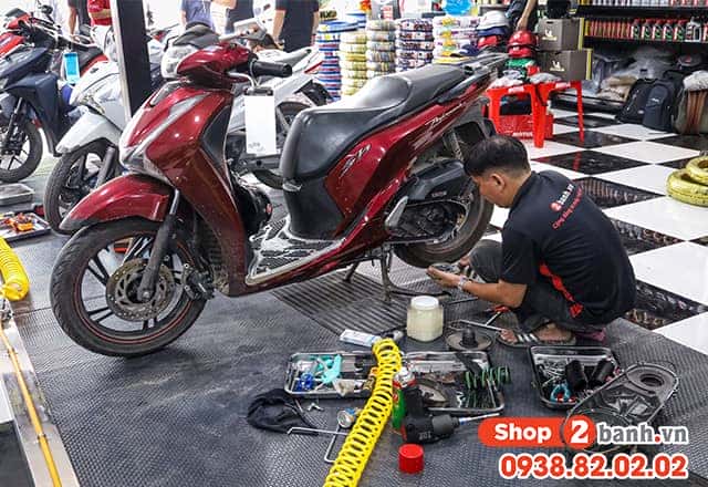 kỹ thuật viên kiểm tra động cơ xe tay ga kỹ thuật viên kiểm tra động cơ xe tay ga