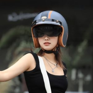 Mũ 3/4 cho nữ: bí quyết chọn mũ an toàn và cá tính