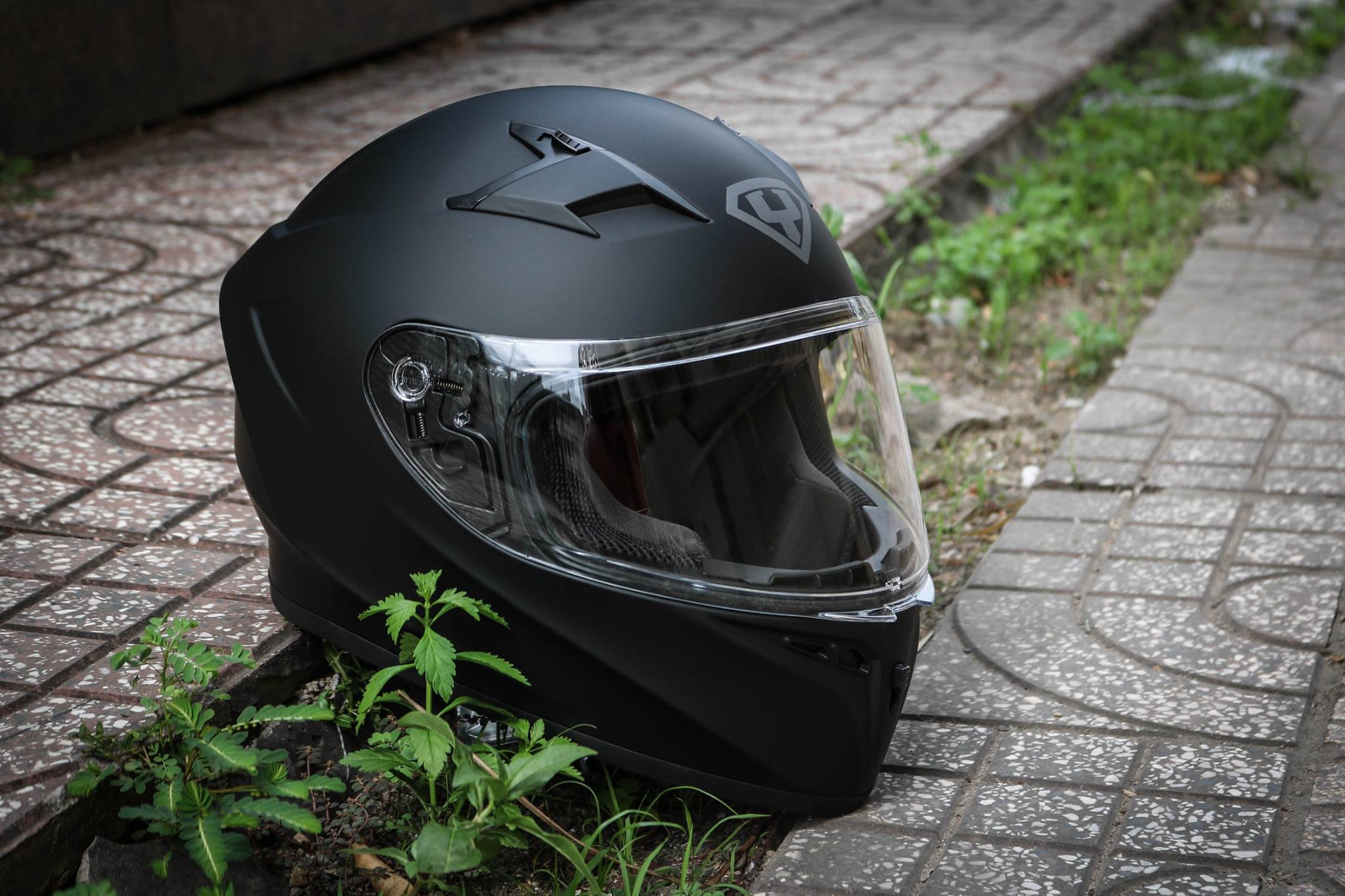 mũ bảo hiểm fullface Yohe 978 màu đen nhám mũ bảo hiểm fullface Yohe 978 màu đen nhám