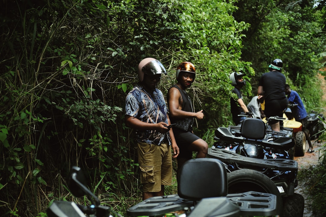 Review áo giáp ls2 vs komine – biker nên chọn loại nào?