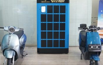 thay pin xe máy điện