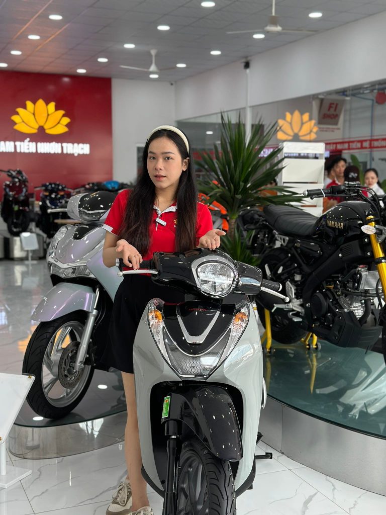 Yamaha NVX 155 và Honda SH Mode 2025