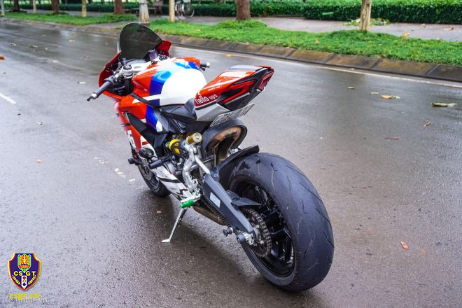 biển số xe máy đút gầm