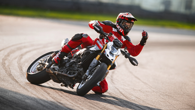 Ducati Hypermotard V2 2026: Siêu quậy Ý trở lại?