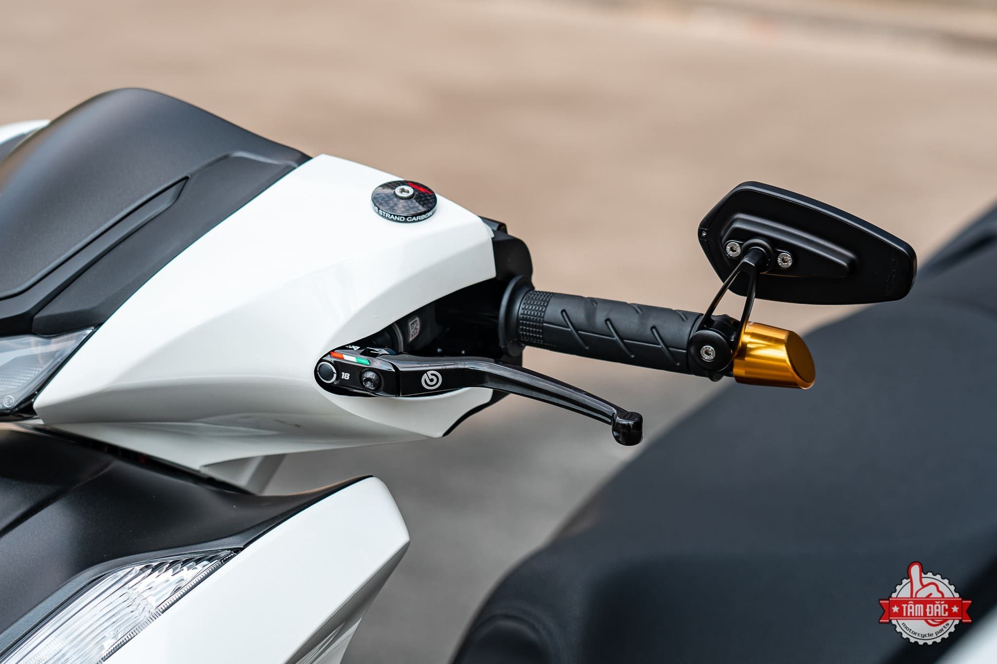 gương gù CRG xe máy