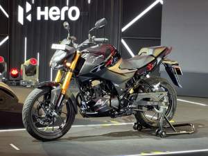 Hero Xtreme 160R 4V ra mắt: Kẻ thách thức mới của FZ-S