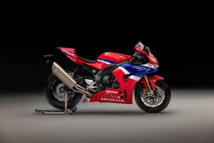 CBR1000RR-R Dean Harrison: Huyền thoại TT trong garage