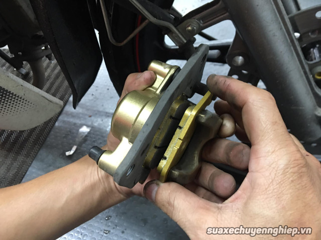 kiểm tra phanh đĩa xe