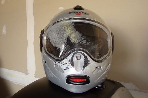 kính mũ bảo hiểm bị xước kính mũ bảo hiểm bị xước