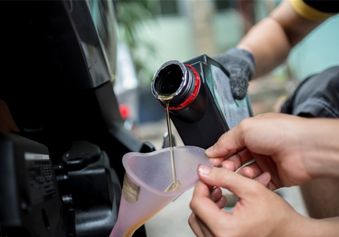 thay dầu nhớt xe máy