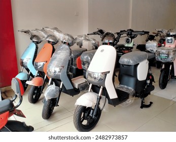 VinFast Feliz S vs Yadea ULike