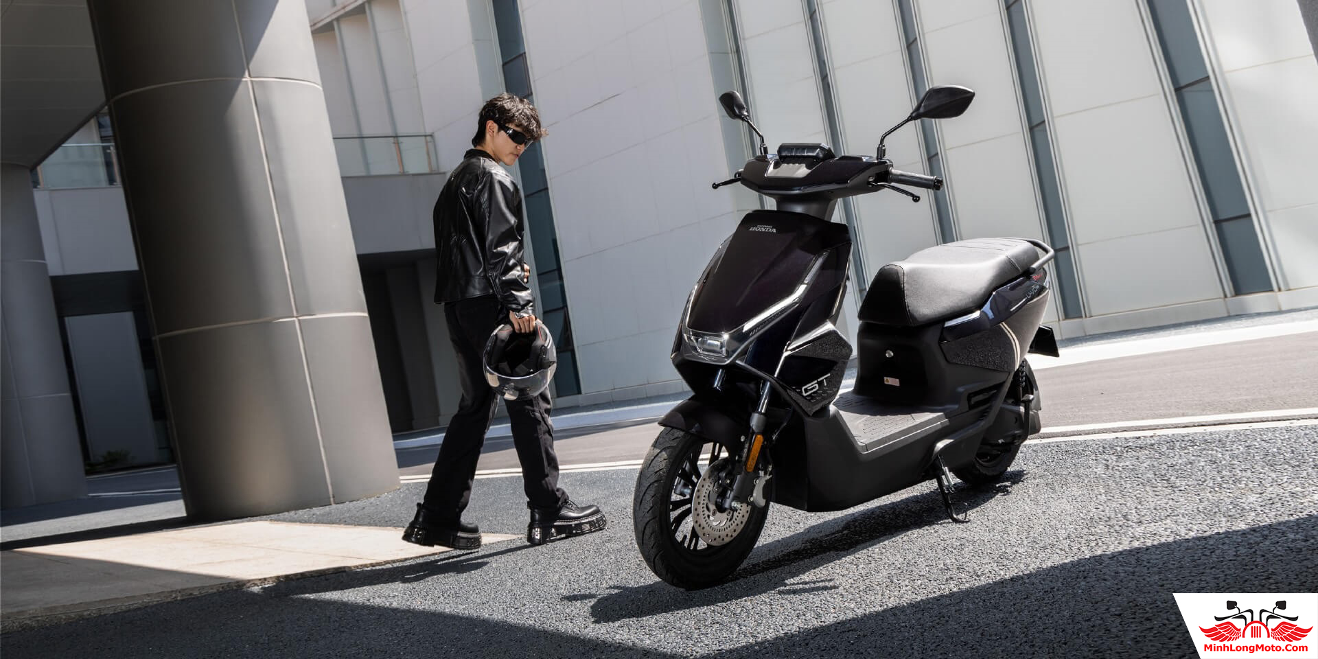 Wuyang Honda U-VO GT 2026 trên phố