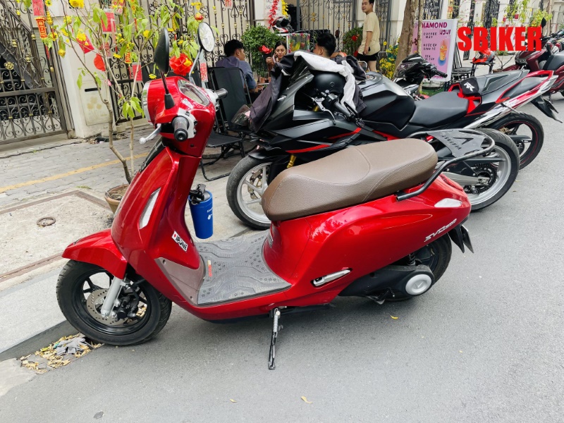 xe điện đi tour lắp thùng