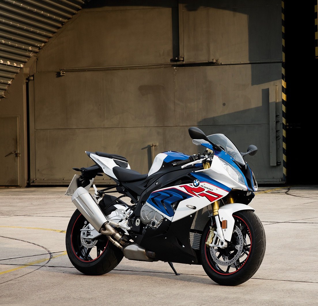 Mô tô phân khối lớn giảm giá