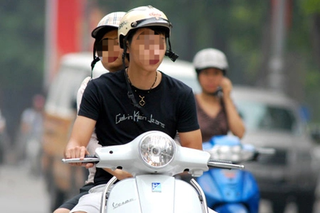 mũ bảo hiểm không cài quai