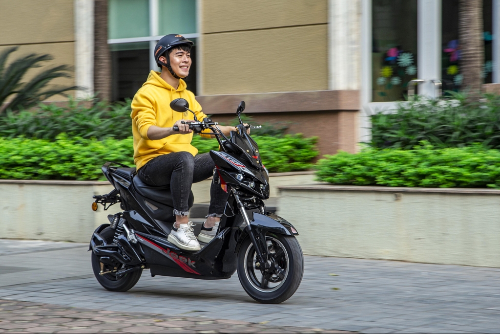 người lái xe điện người lái xe điện