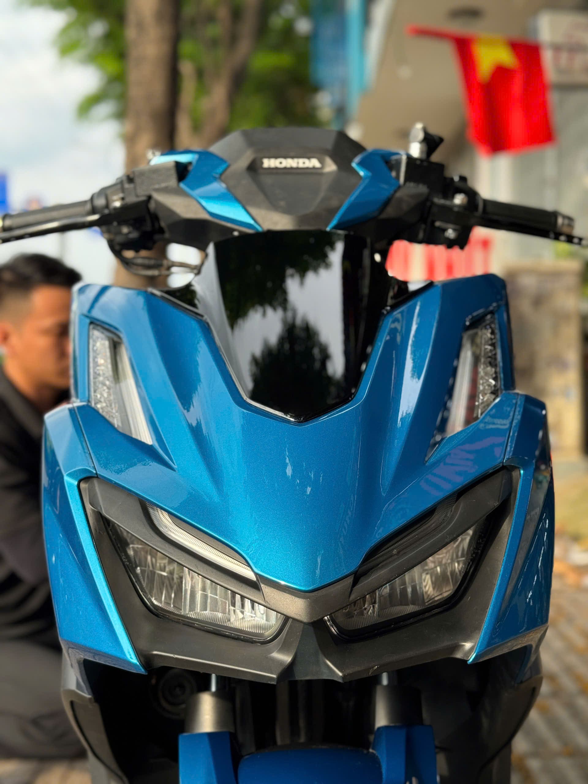 thân xe Click 160 góc cạnh