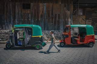 Xe Máy Điện Cho Shipper: Bài Toán Kinh Tế Mới Trên Đường Phố Việt