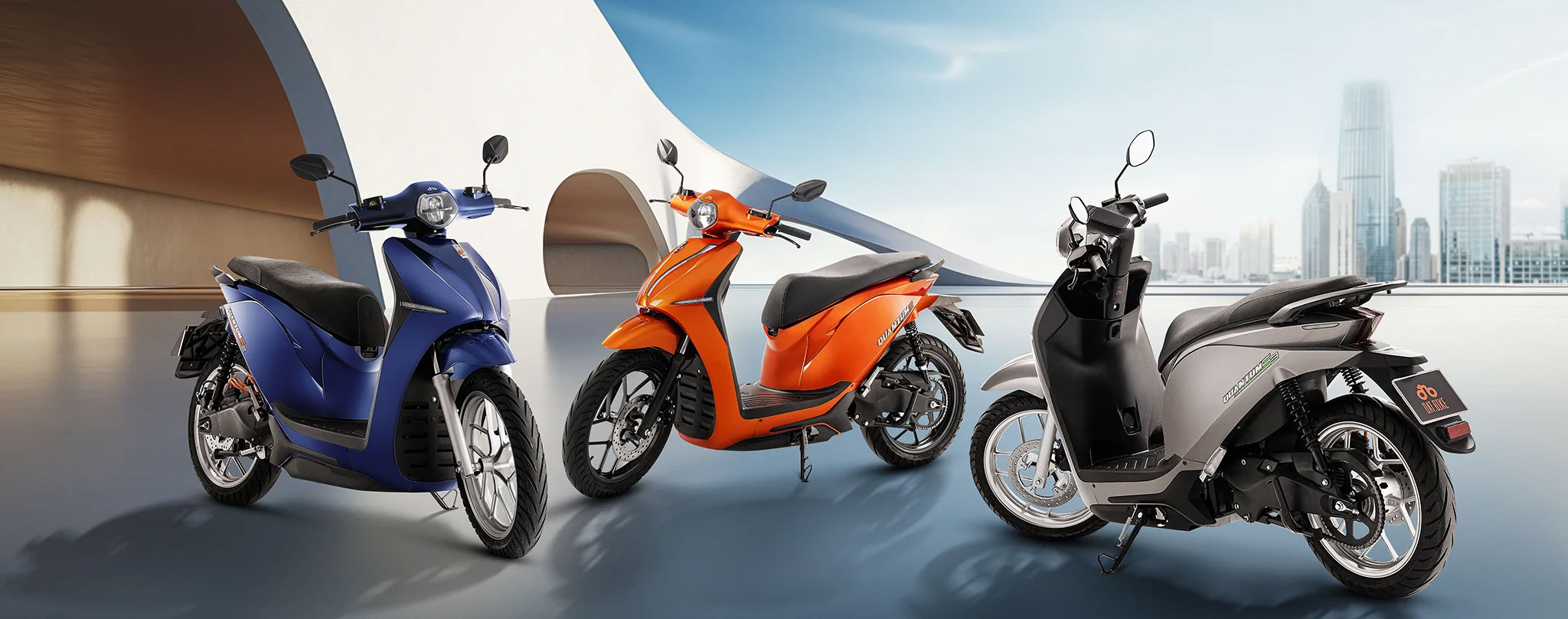 Biker lái xe máy điện