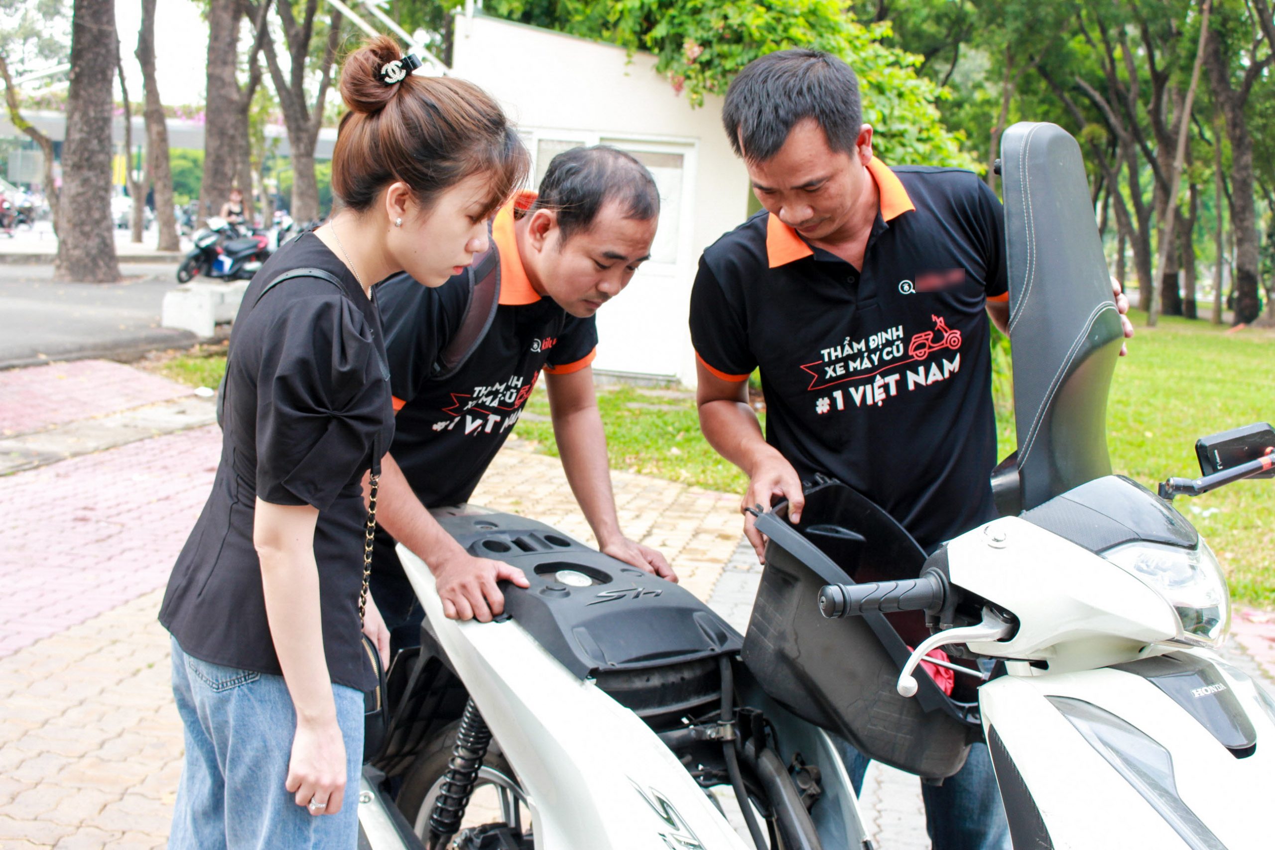 Kiểm tra xe mô tô