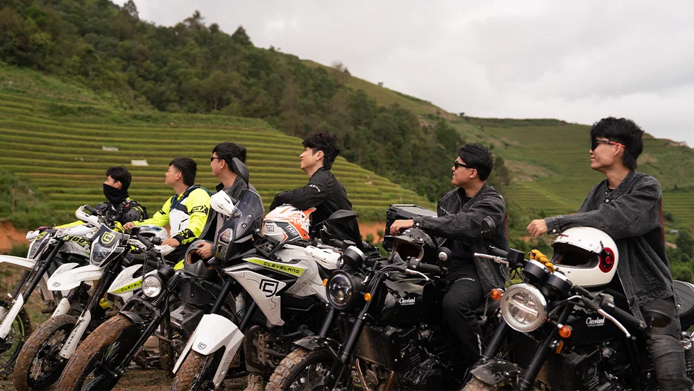 Nhóm Biker lái xe an toàn Nhóm Biker lái xe an toàn